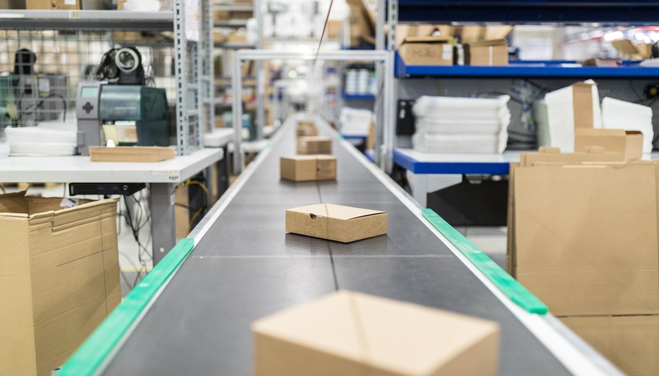 Monitor and track parcels and assets in inventories